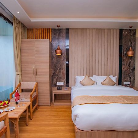 Temple Himalaya Hotel & Spa Pokhara Eksteriør billede