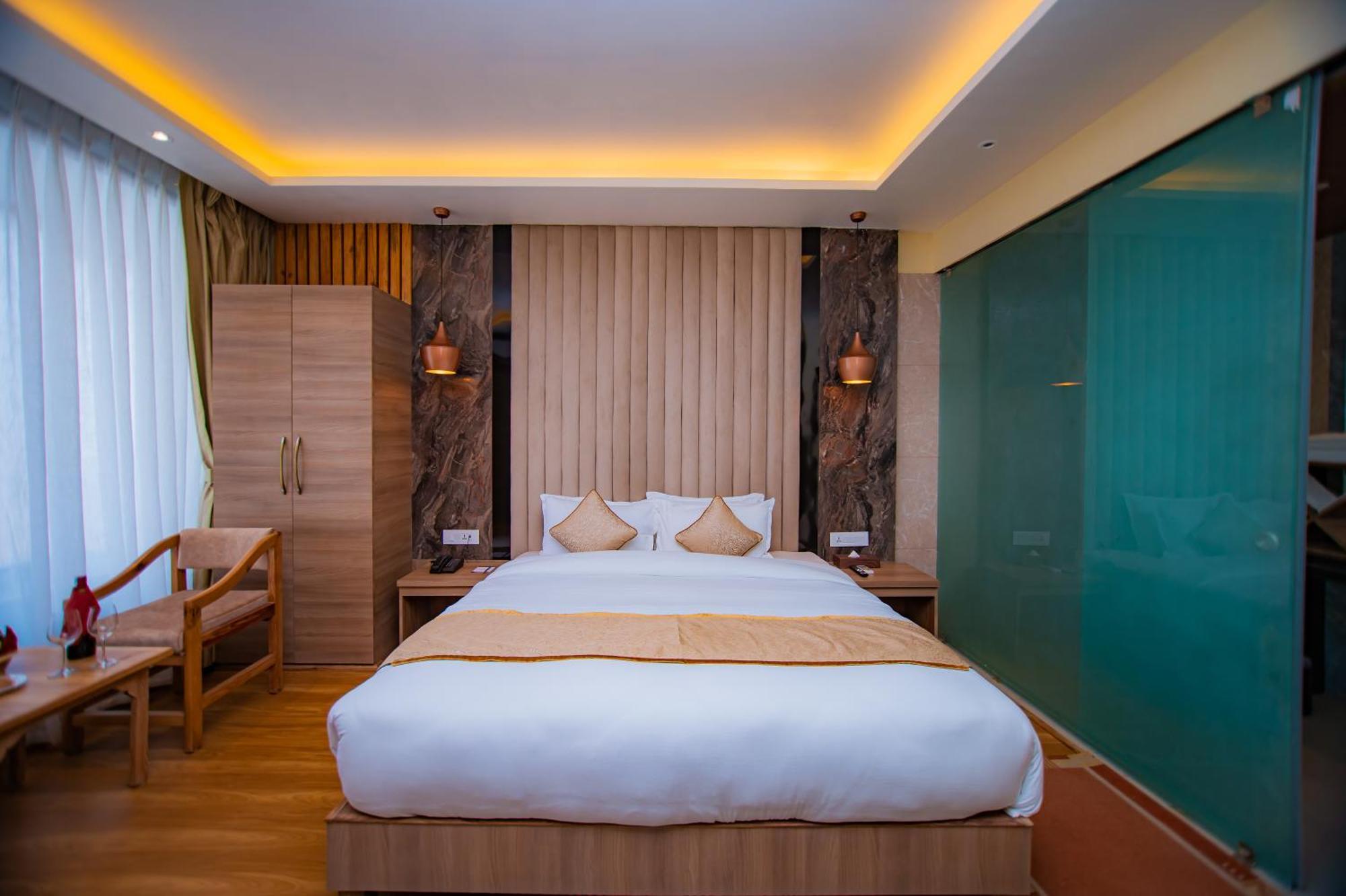 Temple Himalaya Hotel & Spa Pokhara Eksteriør billede