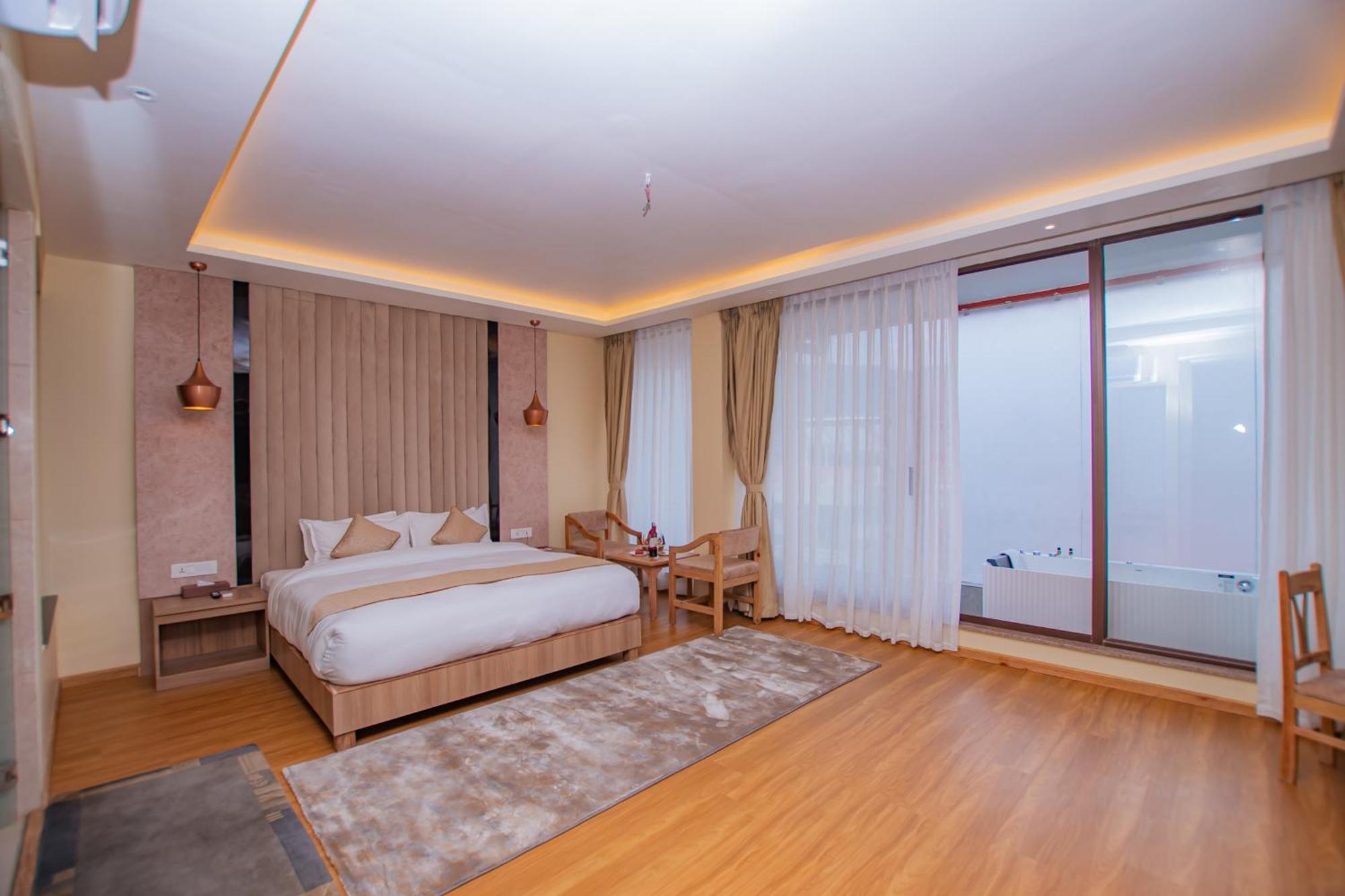 Temple Himalaya Hotel & Spa Pokhara Eksteriør billede